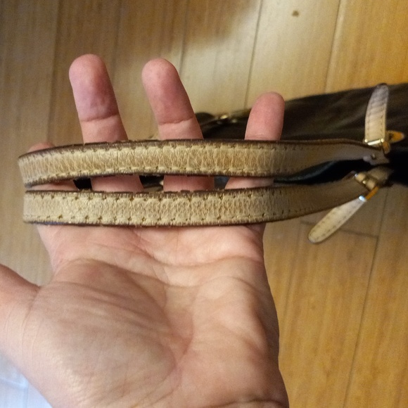 Michael Kors black bag. Used. - Picture 6 of 6